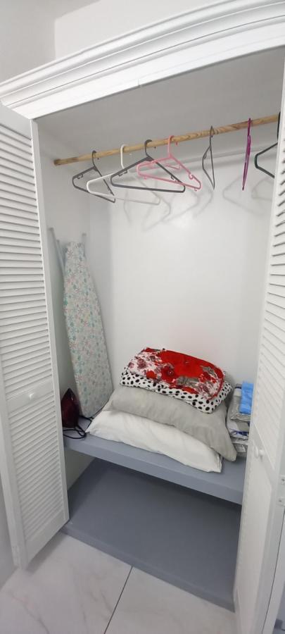 Cozy Vacation Retreat With Free Parking Apartment Roseau Ngoại thất bức ảnh
