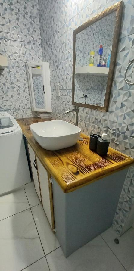 Cozy Vacation Retreat With Free Parking Apartment Roseau Ngoại thất bức ảnh